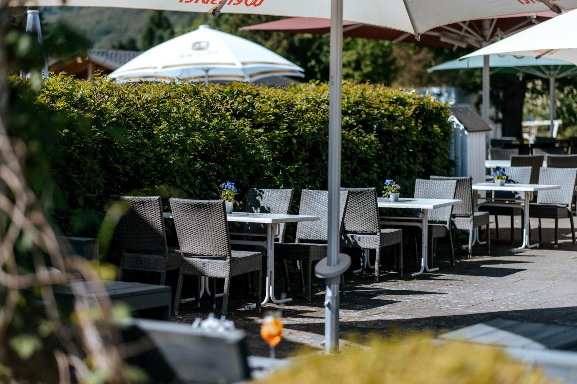 Hotel & Restaurant Kronenhof Am Weser-Radweg Oberweser Exterior foto
